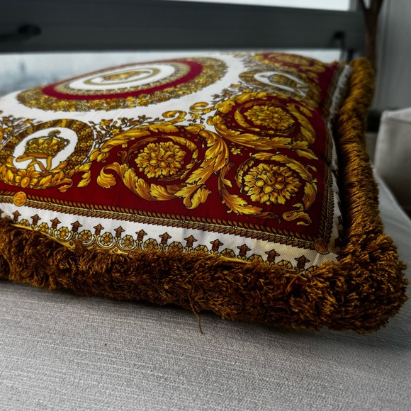 Versace Pillow - Picture 14 of 17